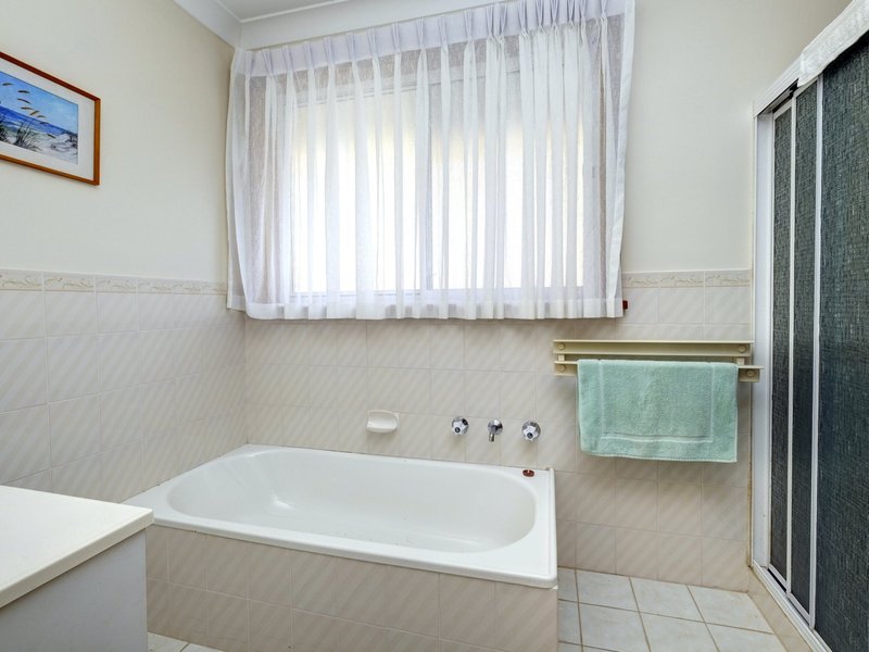 Photo - Villa 2/6 Bay Street, Tuncurry NSW 2428 - Image 10