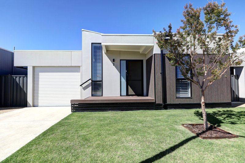 Villa 2/8 Lawson Drive, Cobram VIC 3644