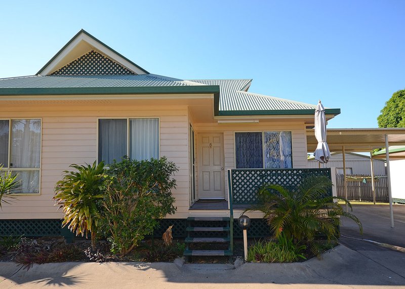 Photo - Villa 5, 80 Burrum Street, Burrum Heads QLD 4659 - Image 1