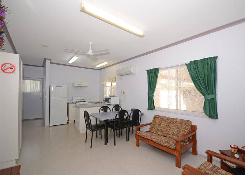 Photo - Villa 5, 80 Burrum Street, Burrum Heads QLD 4659 - Image 3