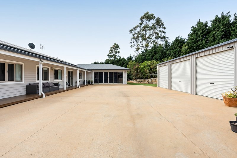 Photo - 'Westview' 4 Elyse Court, Blue Mountain Heights QLD 4350 - Image 4