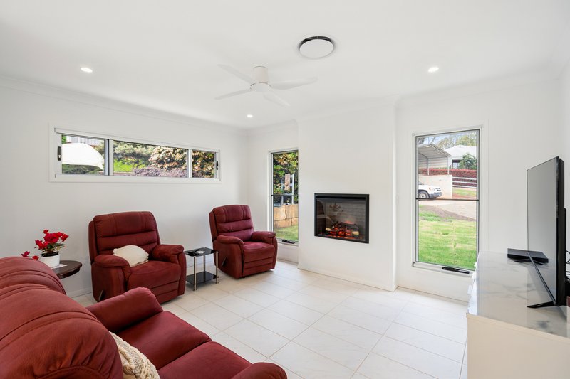 Photo - 'Westview' 4 Elyse Court, Blue Mountain Heights QLD 4350 - Image 18