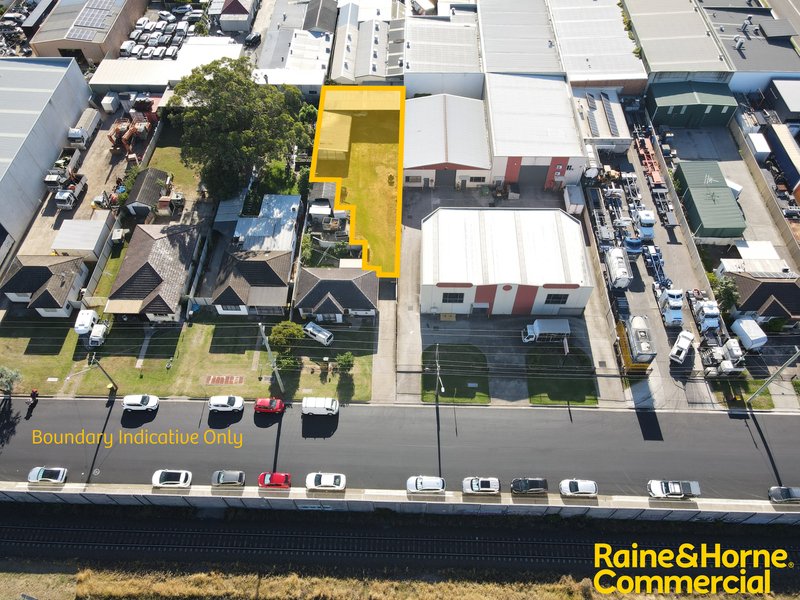 Photo - Yard Space/18 Somerset Street, Minto NSW 2566 - Image 2