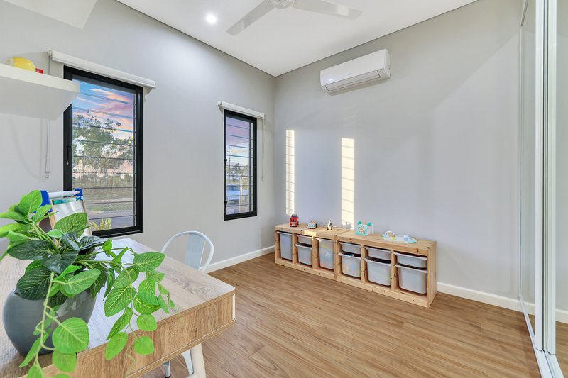 Photo - Zuccoli NT 0832 - Image 15